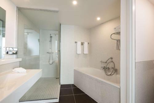 Radisson Blu Hotel, Birmingham tesisinde bir banyo