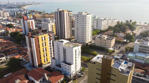 Pemandangan umum bagi João Pessoa atau pemandangan bandar yang diambil dari hotel