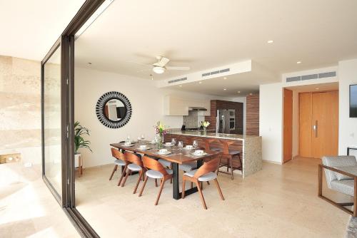 Large private rooftop! Chic ocean view penthouse – Photos 5