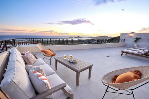 Large private rooftop! Chic ocean view penthouse – Photos 3