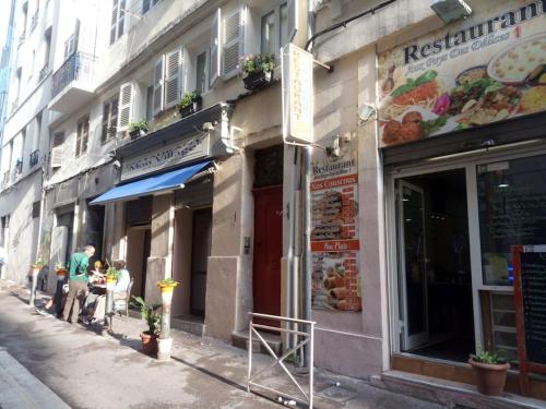 Gallery image of Appt 2 chambres au centre ville 3è in Marseille
