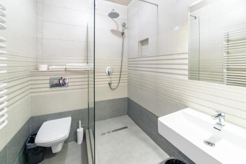 Koupelna v ubytování Villa Leku SPA Resort