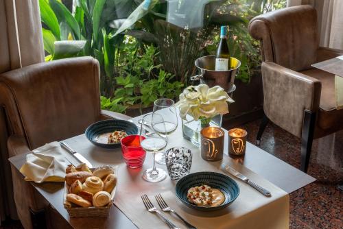 Nourriture dans l'hôtel ou à proximité
