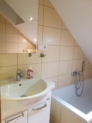 Ένα μπάνιο στο Hostel Mleczna - Metro Zacisze