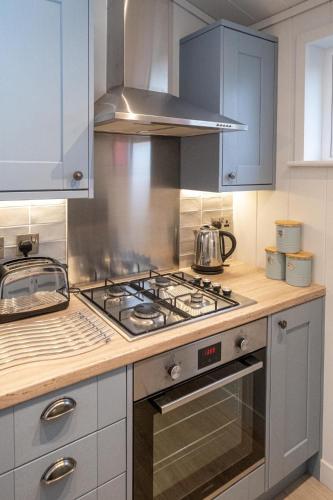 Η κουζίνα ή μικρή κουζίνα στο Beach Lodge - Aldeburgh Coastal Cottages