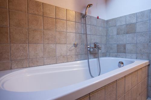 Ένα μπάνιο στο lareit appartamenti