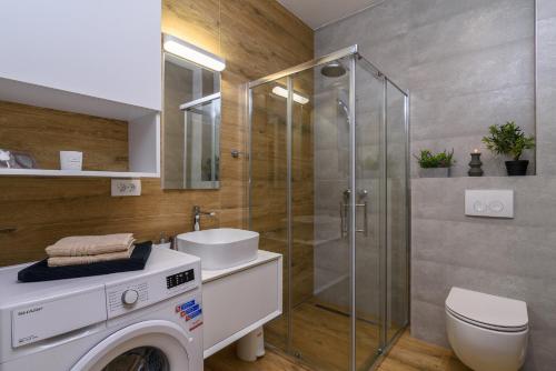 Ένα μπάνιο στο Batinic Apartments