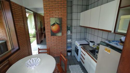 Кухня или мини-кухня в Condomínio Vereda Tropical - Casa 2
