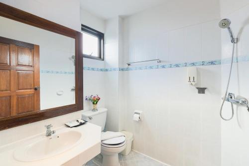 Kúpeľňa v ubytovaní Sai Rougn Residence - SHA Extra Plus