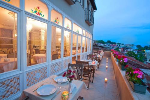 Un balcón o terraza de Hotel Sumengen