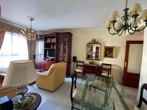 fantástico apartamento con parking avenida de cadiz