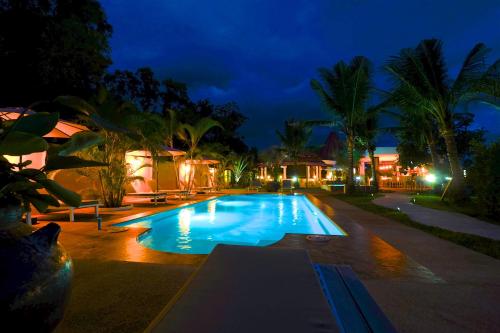 สระว่ายน้ำที่อยู่ใกล้ ๆ หรือใน Barong Resort
