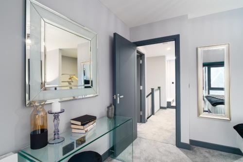 Fotografie z fotogalerie ubytování Luxe Apartments, The Moorwell, Secure Parking, - 10mins Cardiff City Ctr v destinaci Cardiff