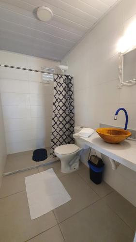 Bilik mandi di Rosagash Paradise - Praia de Santo Antonio