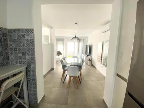 Casa moderna, piscina, playa, TV75, Netflix, PS4