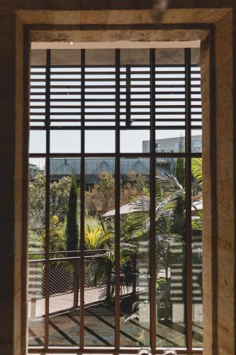 Сад в Hotel La Zoologie & Spa Bordeaux