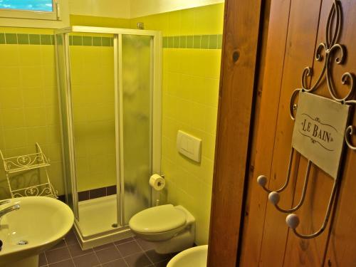 Koupelna v ubytování Agriturismo Il Magicorto
