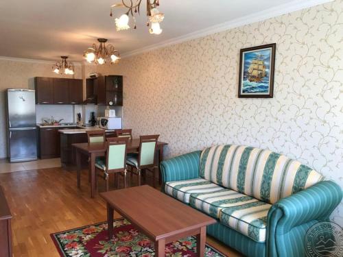 A seating area at Romance Splendid Apartment