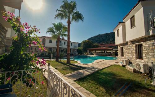 Bazén v ubytování Turay Hotel nebo v jeho okolí