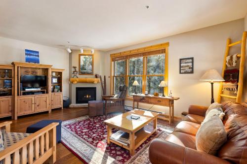8758 Trappers Crossing condo – Photos 2