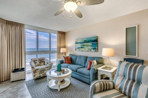 Pinnacle 405 - Updated oceanfront condo with a large soaking tub and a sundeck