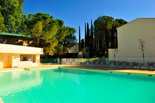 Gallery image of Résidence Goélia Le Domaine du Moulin Blanc in Gordes