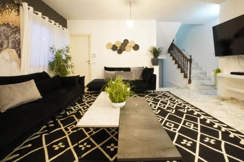 Ruang duduk di YalaRent Green Garden Villa with Private Pool