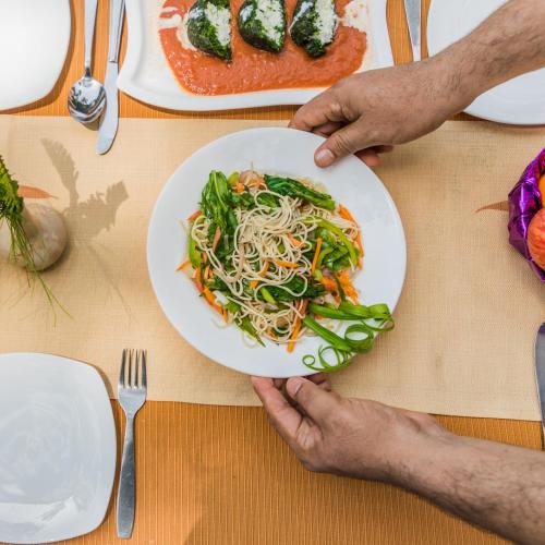 Makanan di atau berdekatan resort