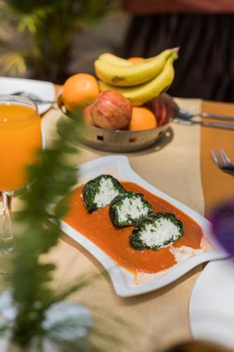 Makanan di atau berdekatan resort