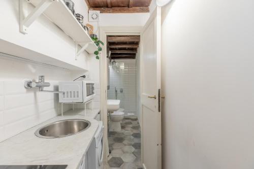 iFlat Navona Bright Studio