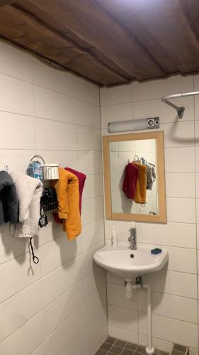 Bathroom sa Aardla - Nice 2-bedroom Apartment - Rahu street - 3 big beds