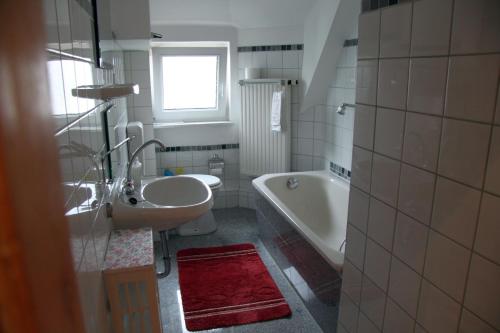 Koupelna v ubytování Apartment in Chemnitz, Ebersdorfer Wald
