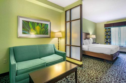 Gallery image of Comfort Suites At Fairgrounds-Casino in Tampa