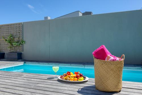 Πισίνα στο ή κοντά στο Stanford's Cove Villas
