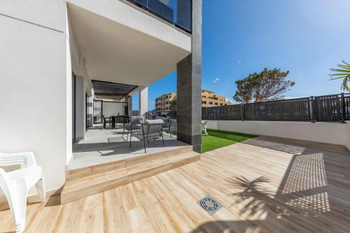 MEDANO4YOU The Strelitzia Terrace