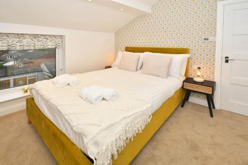Un ou plusieurs lits dans un hébergement de l'établissement Antrobus Deluxe Apartments by YourStays - 1 Bedroom Luxury Apartments in Congleton