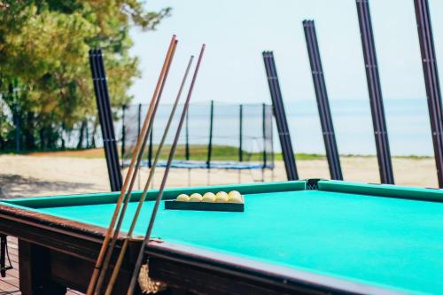 Biliár nebo kulečník v ubytování Secret Resort Club