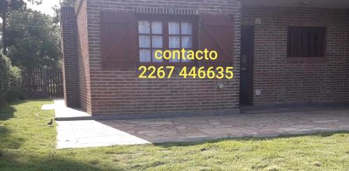 Alquileres en Ostende, casa 3 ambientes