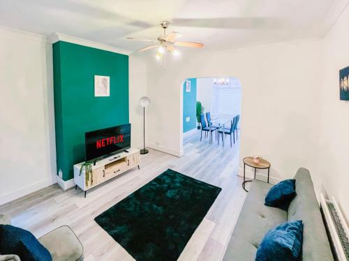 TV/trung tâm giải trí tại ✪Cosy Home✪ Near NEC, BHX, Bullring & Solihull