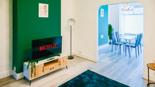 TV/trung tâm giải trí tại ✪Cosy Home✪ Near NEC, BHX, Bullring & Solihull