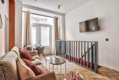 NEW Eiffel Tour ! Splendid Apartments in the Heart of Paris