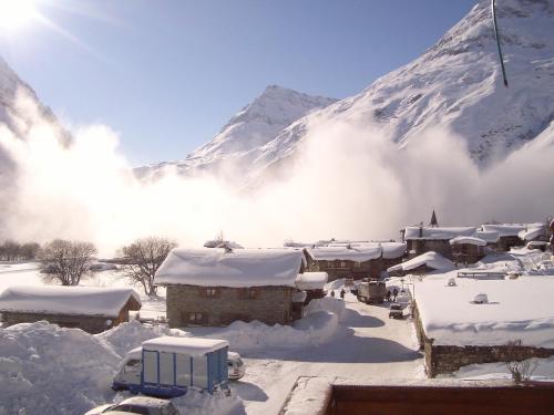 冬のHôtel du Glacier des Evettesの様子