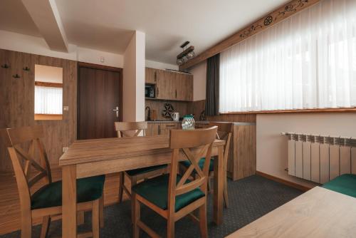 Φωτογραφία από το άλμπουμ του Apartamenty Grand Tatry - sauna i jacuzzi wliczone w cenę pobytu - 10 minut pieszo od Term Bania σε Białka Tatrzanska