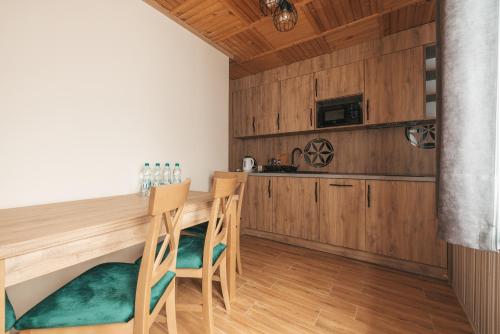 Η κουζίνα ή μικρή κουζίνα στο Apartamenty Grand Tatry - sauna i jacuzzi wliczone w cenę pobytu - 10 minut pieszo od Term Bania