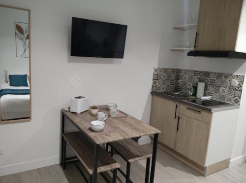 Photo de la galerie de l'établissement Villa Raphaëlle #3 Centre ville avec parking, au Havre