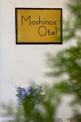 Πιστοποιητικό, βραβείο, πινακίδα ή έγγραφο που προβάλλεται στο Moshinos Hotel