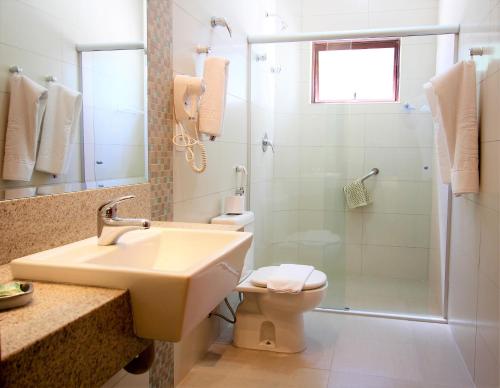 Kylpyhuone majoituspaikassa Hotel Recanto Bela Vista