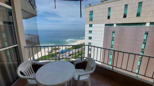 Beira-mar Flat na praia da Barra da Tijuca Menor preço em Beira-mar Flat na praia da Barra da Tijuca