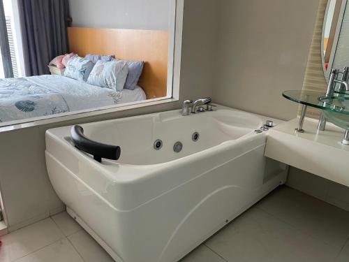 hotel with private jacuzzi kuala lumpur