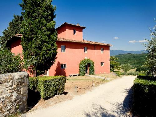 Amazing cottage in S Donato in Collina with shared pool